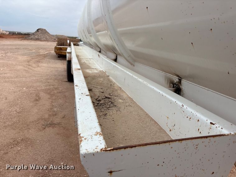 image for item FC2166 1995 Overland 259 tank trailer
