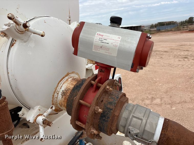 image for item FC2166 1995 Overland 259 tank trailer