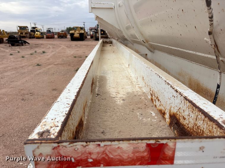 image for item FC2166 1995 Overland 259 tank trailer