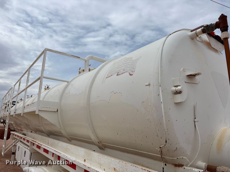 image for item FC2166 1995 Overland 259 tank trailer