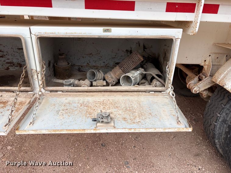 image for item FC2166 1995 Overland 259 tank trailer