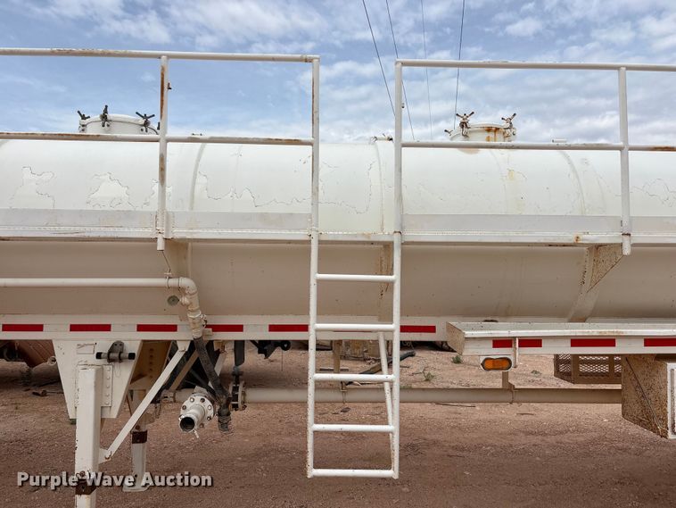 image for item FC2166 1995 Overland 259 tank trailer