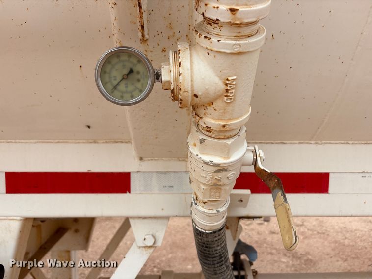 image for item FC2166 1995 Overland 259 tank trailer