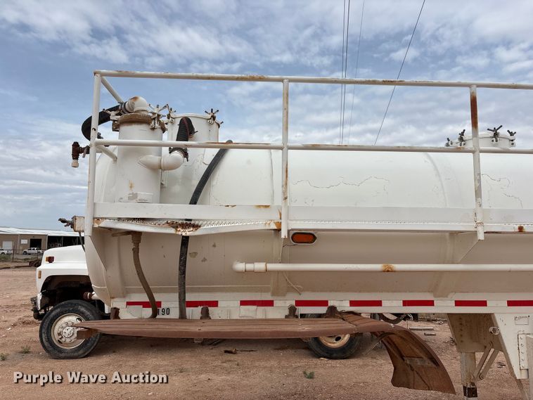 image for item FC2166 1995 Overland 259 tank trailer