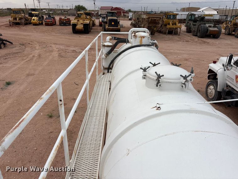 image for item FC2166 1995 Overland 259 tank trailer