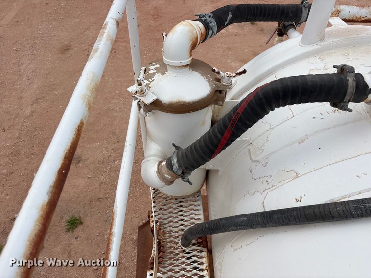 image for item FC2166 1995 Overland 259 tank trailer