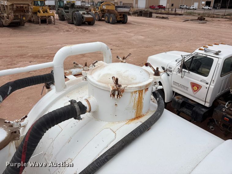 image for item FC2166 1995 Overland 259 tank trailer