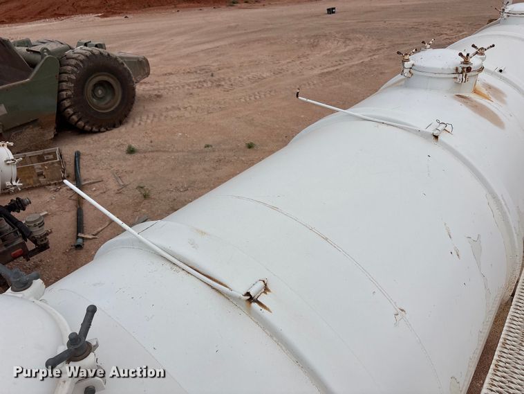 image for item FC2166 1995 Overland 259 tank trailer