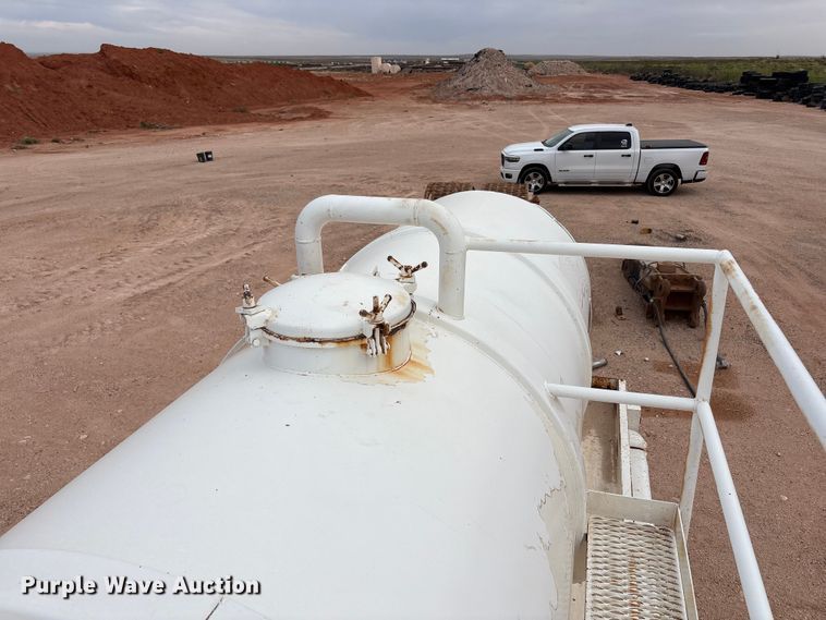 image for item FC2166 1995 Overland 259 tank trailer