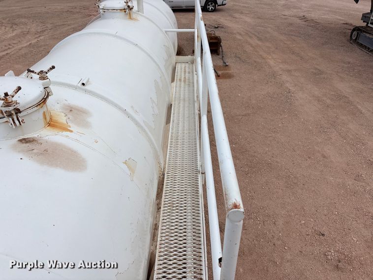 image for item FC2166 1995 Overland 259 tank trailer