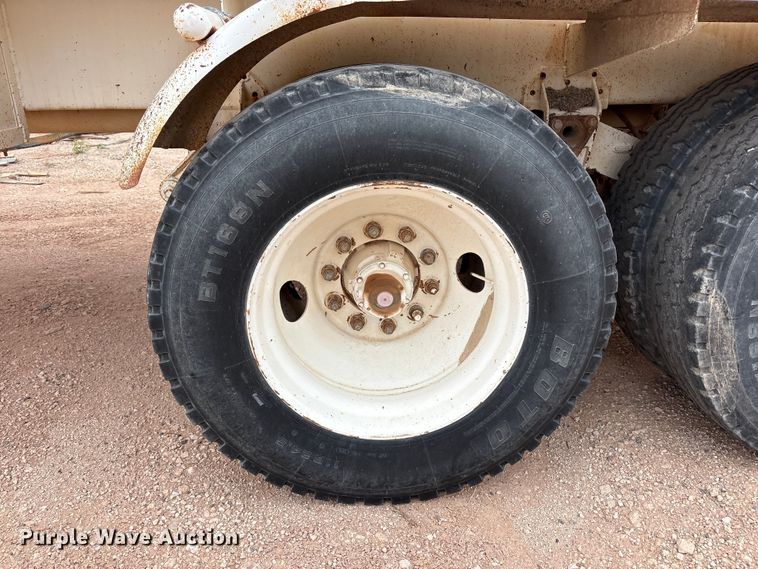 image for item FC2166 1995 Overland 259 tank trailer