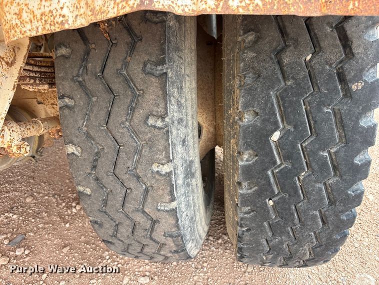 image for item FC2166 1995 Overland 259 tank trailer