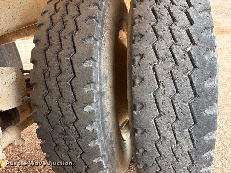 image for item FC2166 1995 Overland 259 tank trailer