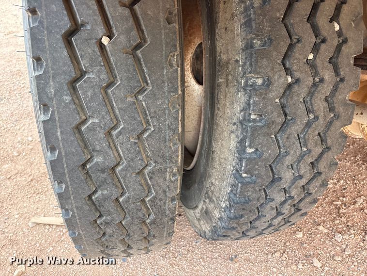 image for item FC2166 1995 Overland 259 tank trailer