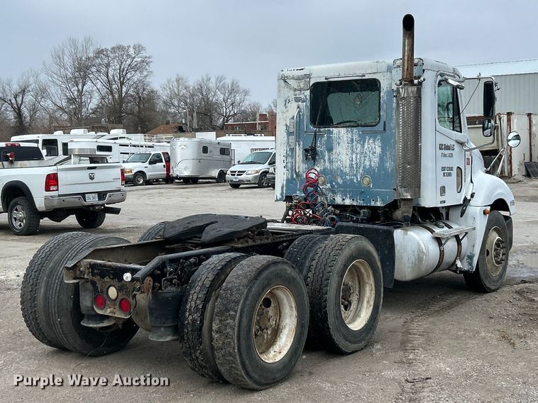 image for item FC5204 2006 Freightliner Columbia semi truck