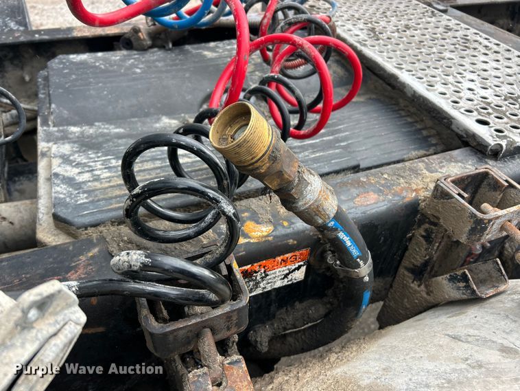 image for item FC5204 2006 Freightliner Columbia semi truck