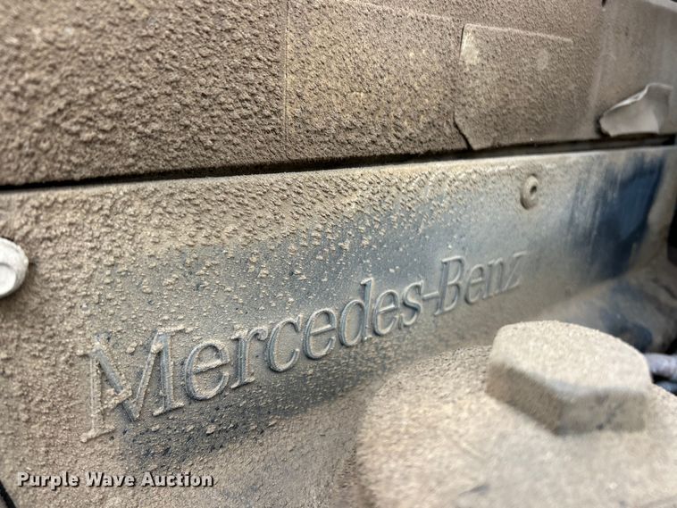 image for item FC5204 2006 Freightliner Columbia semi truck