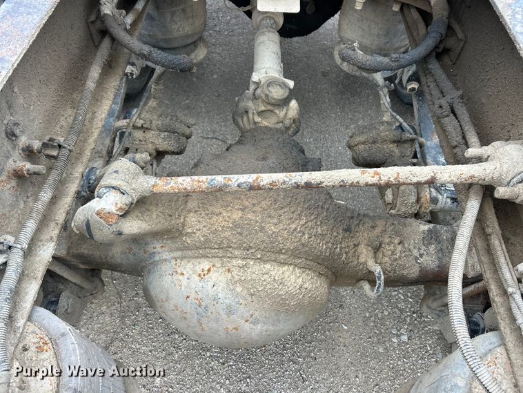 image for item FC5204 2006 Freightliner Columbia semi truck