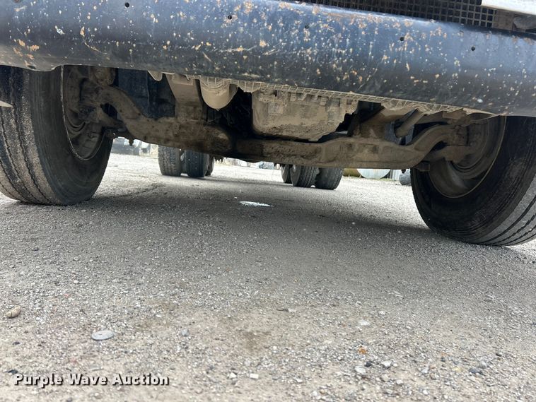 image for item FC5204 2006 Freightliner Columbia semi truck