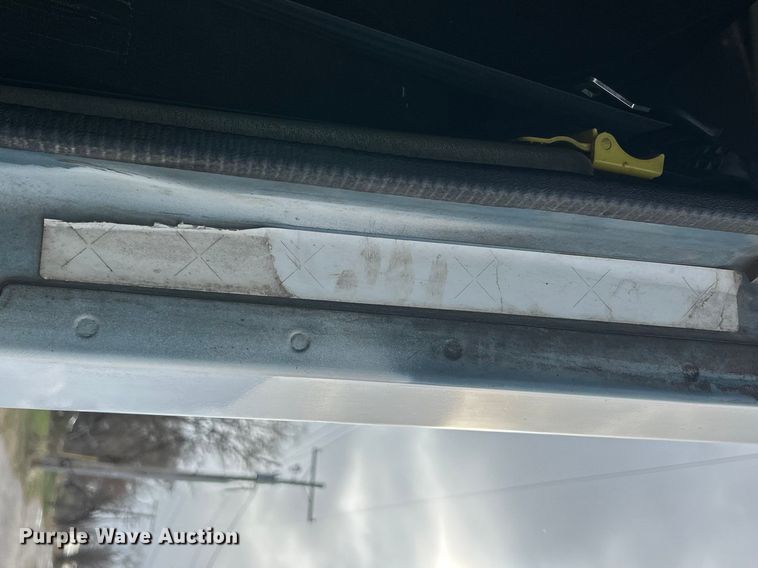 image for item FC5204 2006 Freightliner Columbia semi truck