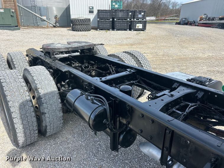 image for item FC5276 2019 Kenworth T680 semi truck