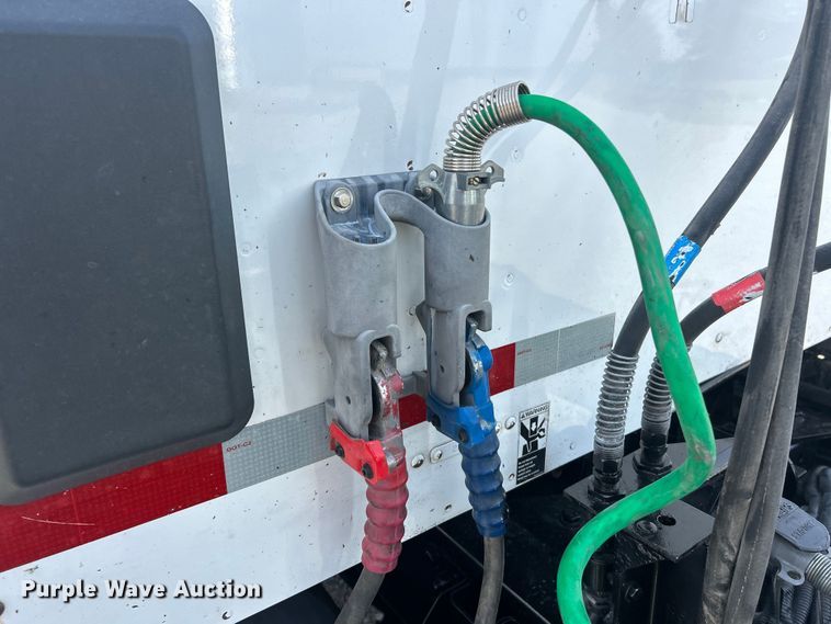 image for item FC5276 2019 Kenworth T680 semi truck