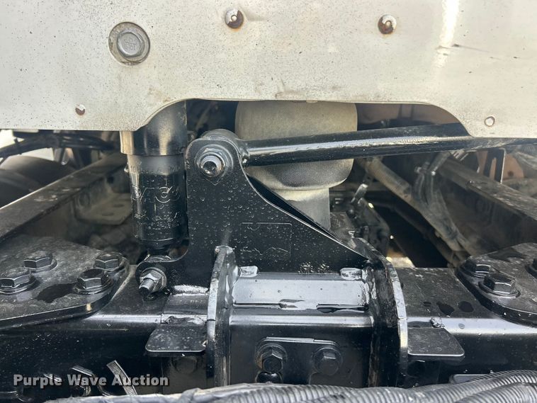 image for item FC5276 2019 Kenworth T680 semi truck