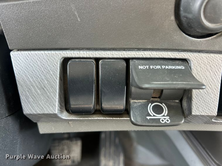 image for item FC5276 2019 Kenworth T680 semi truck