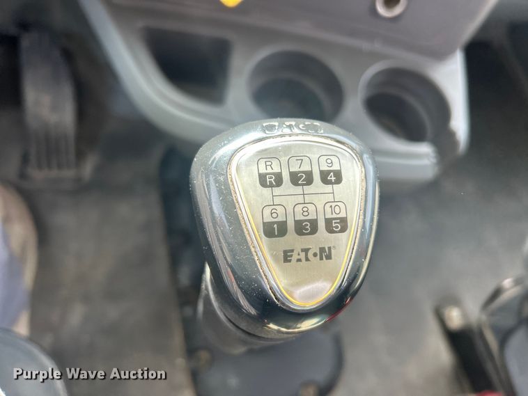 image for item FC5276 2019 Kenworth T680 semi truck