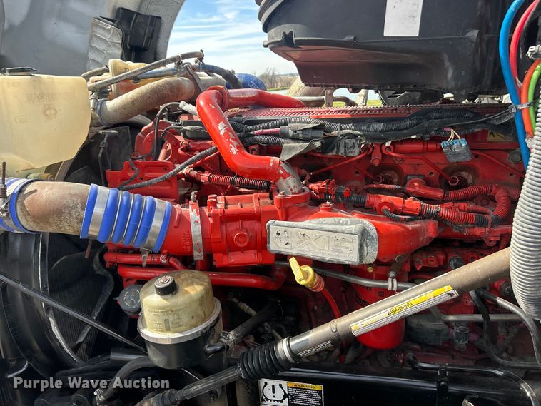 image for item FC5276 2019 Kenworth T680 semi truck