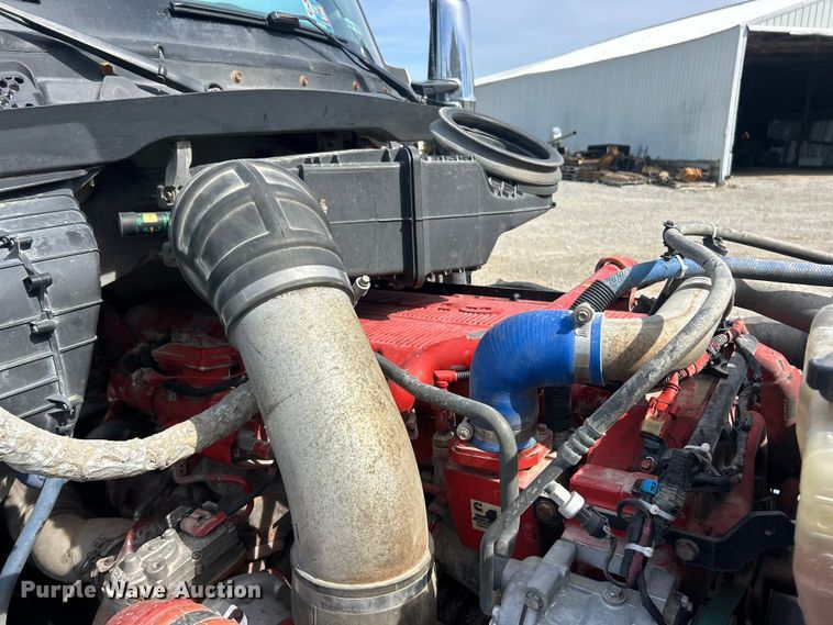 image for item FC5276 2019 Kenworth T680 semi truck