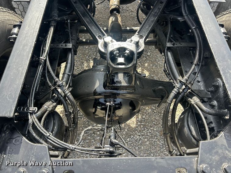 image for item FC5276 2019 Kenworth T680 semi truck