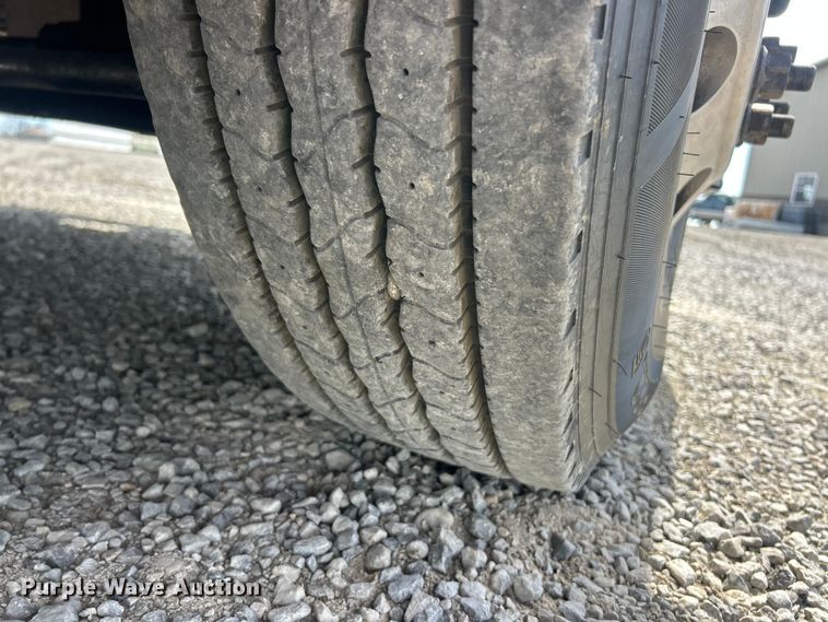 image for item FC5276 2019 Kenworth T680 semi truck