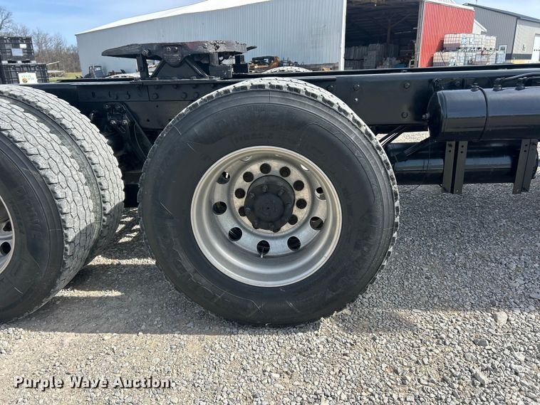 image for item FC5276 2019 Kenworth T680 semi truck