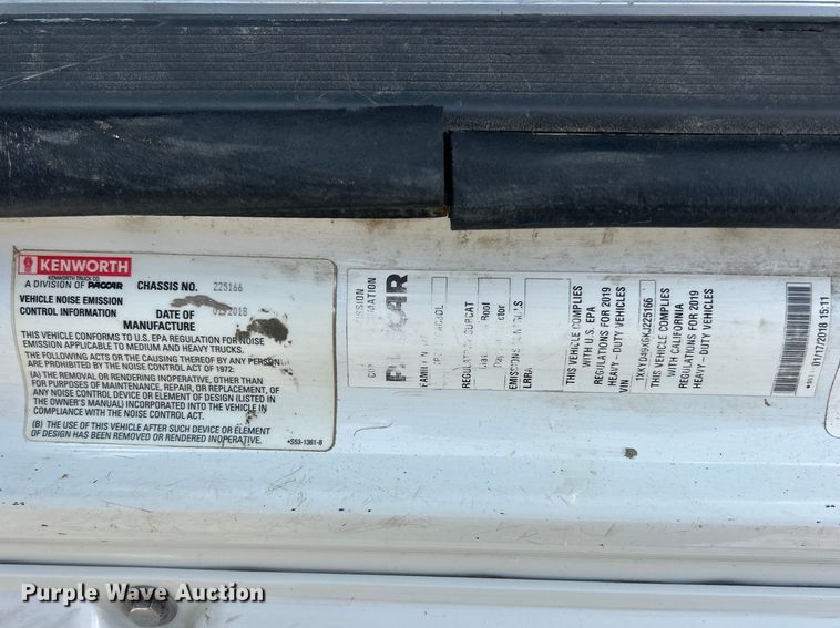 image for item FC5276 2019 Kenworth T680 semi truck