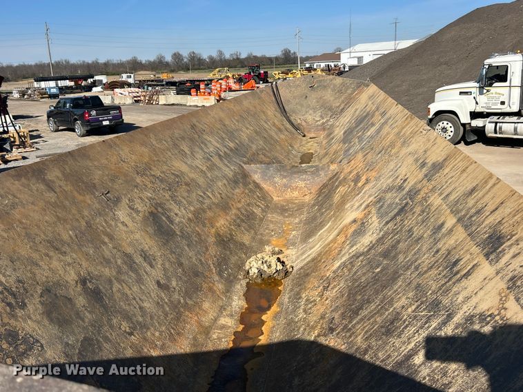 image for item FC5278 2006 Side Dump Industries DS39BCH1R2R11 side dump trailer