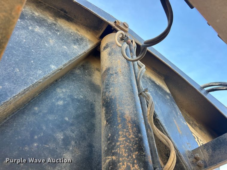 image for item FC5278 2006 Side Dump Industries DS39BCH1R2R11 side dump trailer