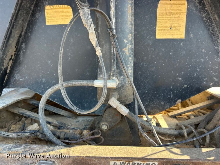 image for item FC5279 2007 Side Dump Industries DS39BCH1R2R11 side dump trailer