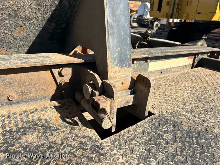 image for item FC5279 2007 Side Dump Industries DS39BCH1R2R11 side dump trailer