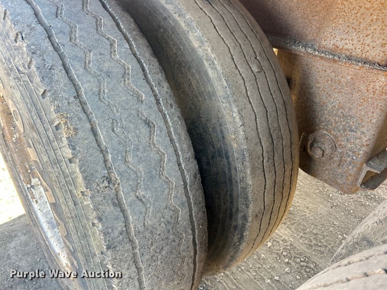 image for item FC5279 2007 Side Dump Industries DS39BCH1R2R11 side dump trailer