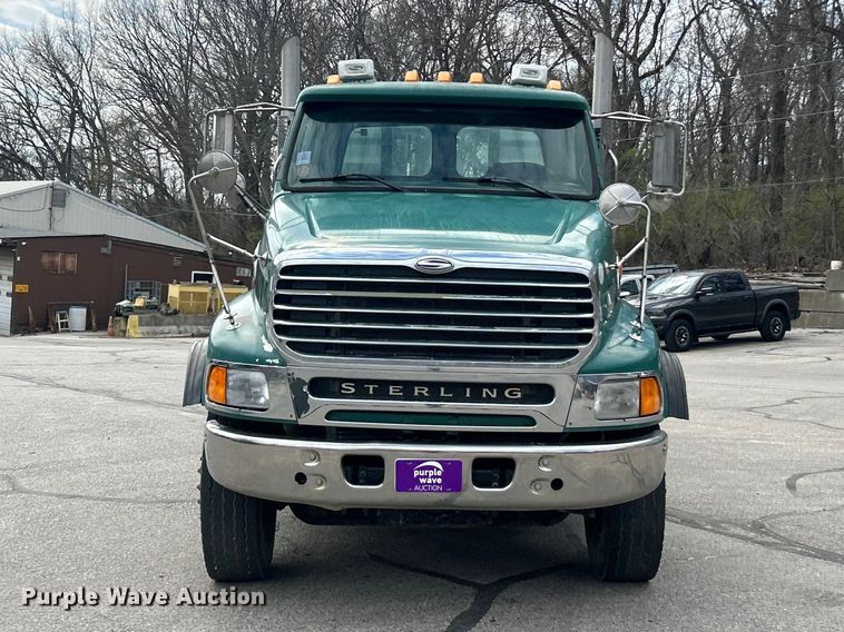 image for item FC5287 2008 Sterling L9500 semi truck
