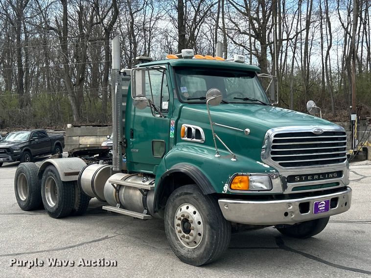 image for item FC5287 2008 Sterling L9500 semi truck