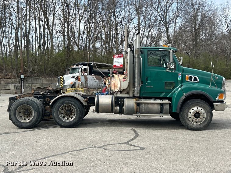 image for item FC5287 2008 Sterling L9500 semi truck