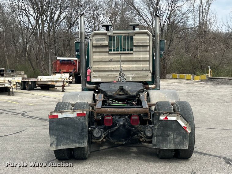 image for item FC5287 2008 Sterling L9500 semi truck