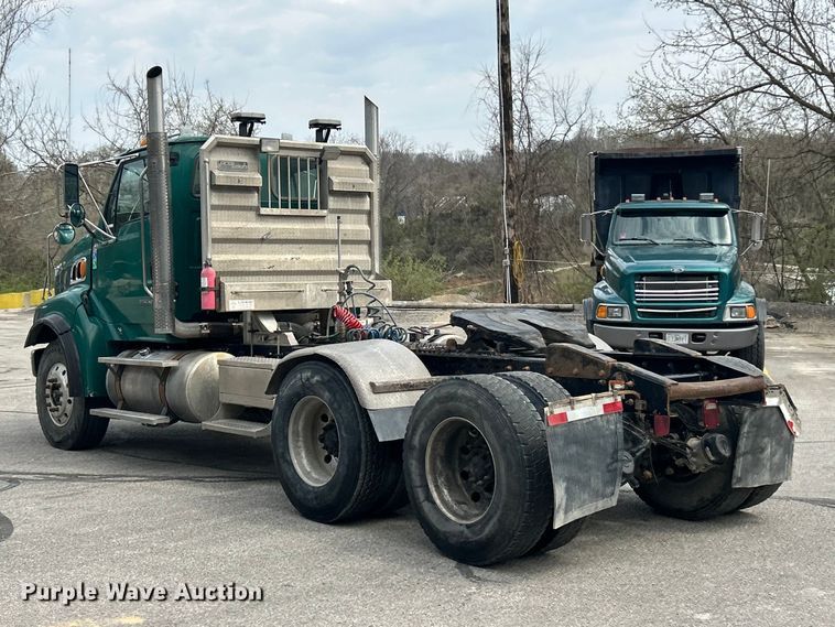 image for item FC5287 2008 Sterling L9500 semi truck