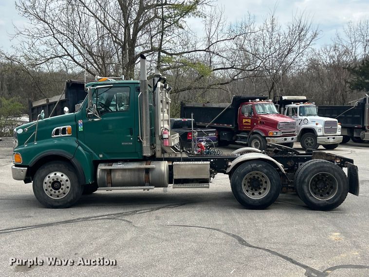 image for item FC5287 2008 Sterling L9500 semi truck