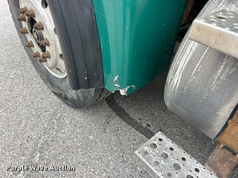 image for item FC5287 2008 Sterling L9500 semi truck