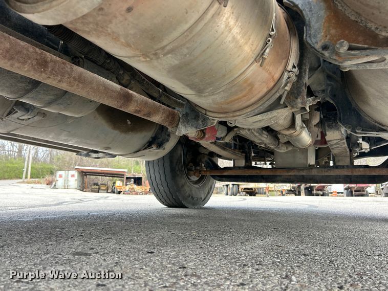 image for item FC5287 2008 Sterling L9500 semi truck