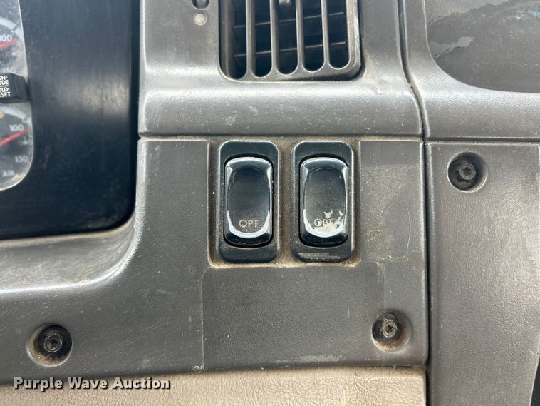 image for item FC5287 2008 Sterling L9500 semi truck