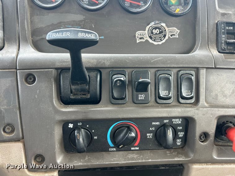 image for item FC5287 2008 Sterling L9500 semi truck